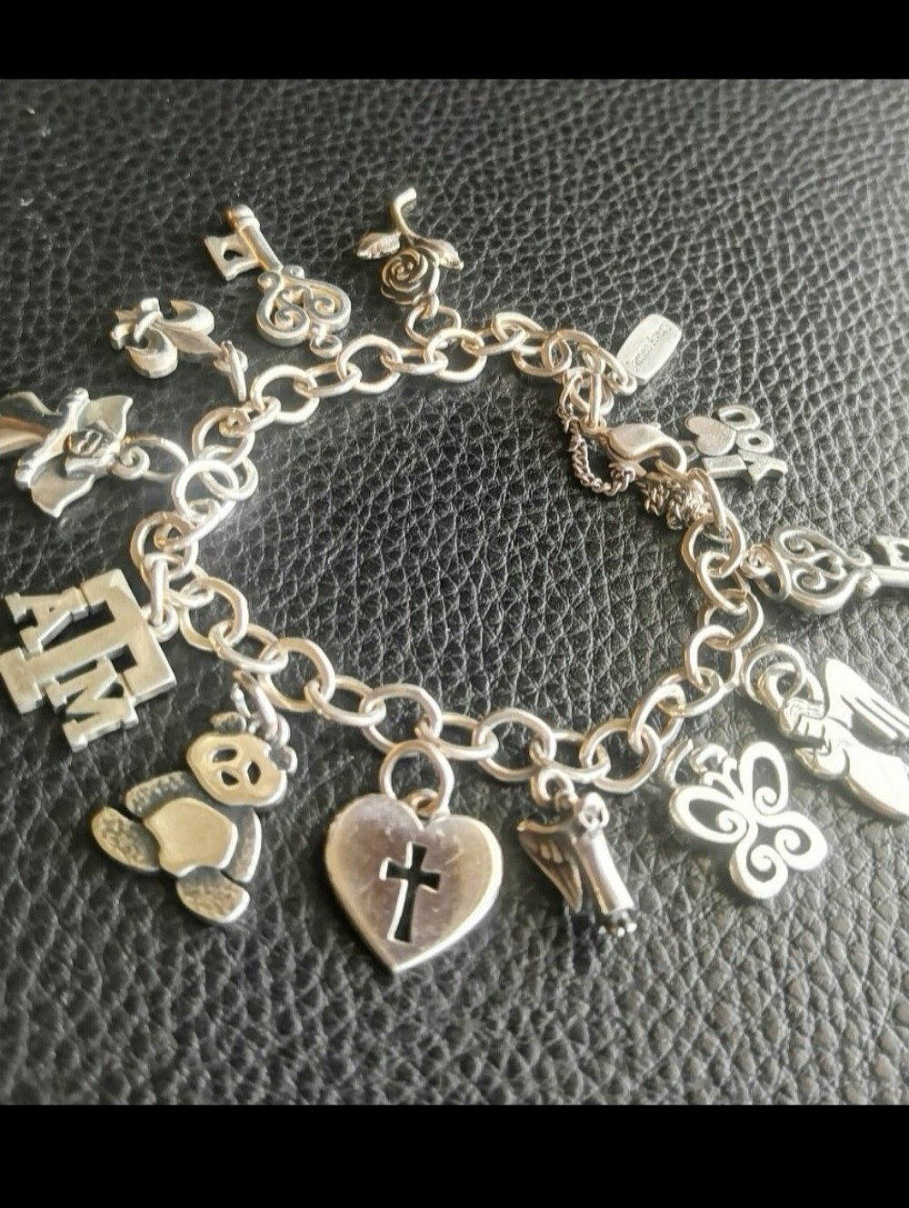 JAMES AVERY BRACELET &12 AVERY CHARMS EXCELLENT CONDITION FIRM PRICE